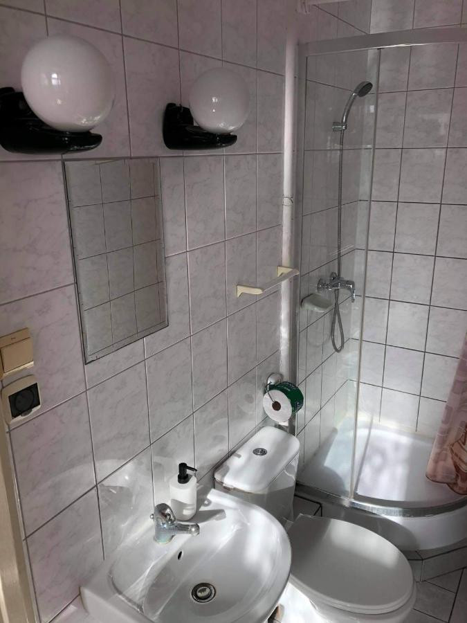 U Szermierzy Hostel วรอตซวาฟ ภายนอก รูปภาพ